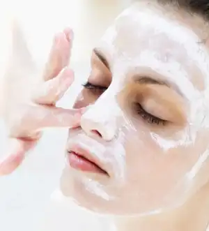 وازلین برای اسکراب صورت و بدن